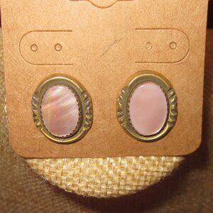 Vintage Native American Pink Conch Post Back Earrings